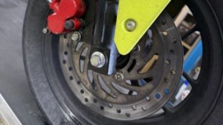 グロムのフォークオイル漏れ修理